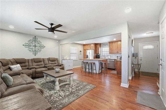 317 Monroe Avenue, Belton, MO 64012