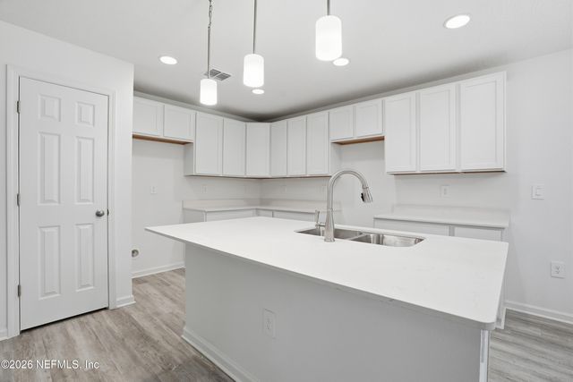 7857 PIPIT Avenue, Jacksonville, FL 32219