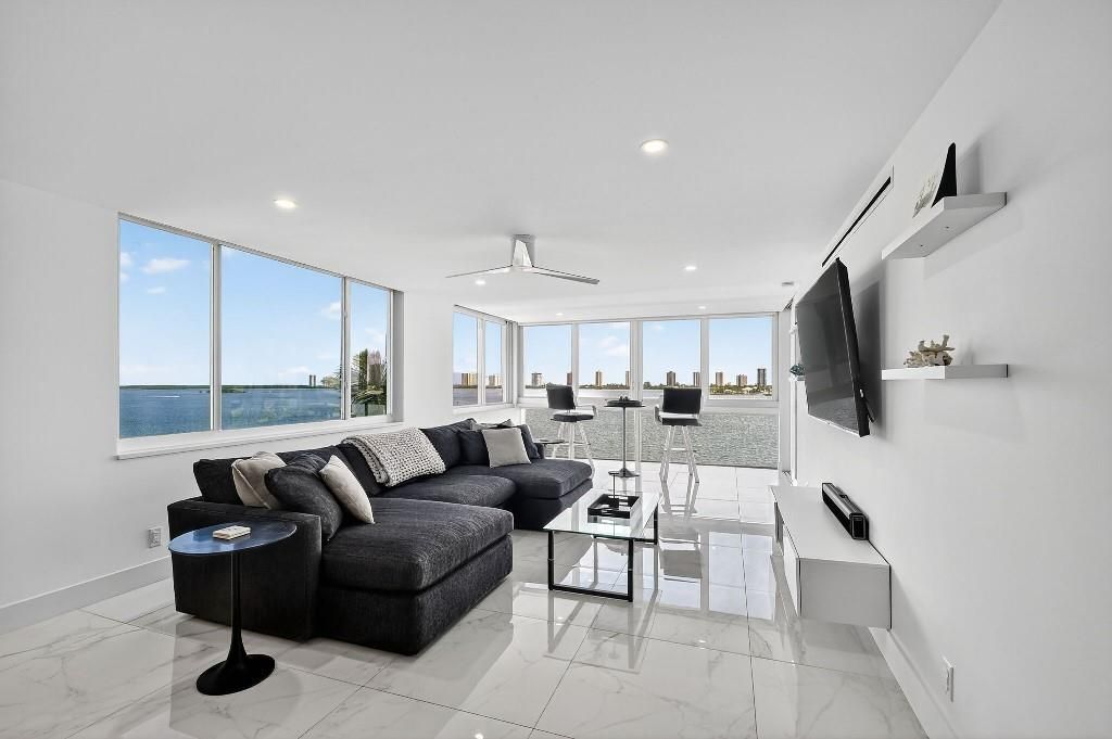 301 Lake Shore Dr 801, West Palm Beach, FL 33403