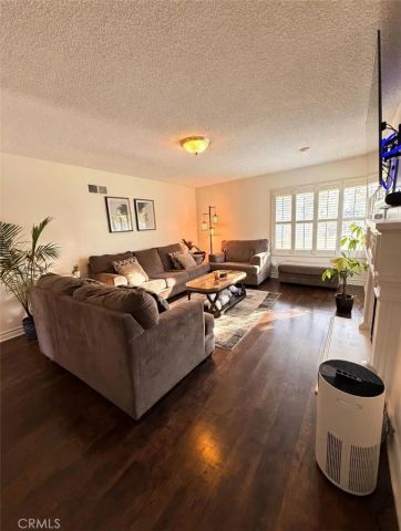 26172 Rainbow Glen, Newhall, CA 91321