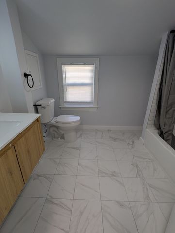 58 Washington St, Stoneham, MA 02180