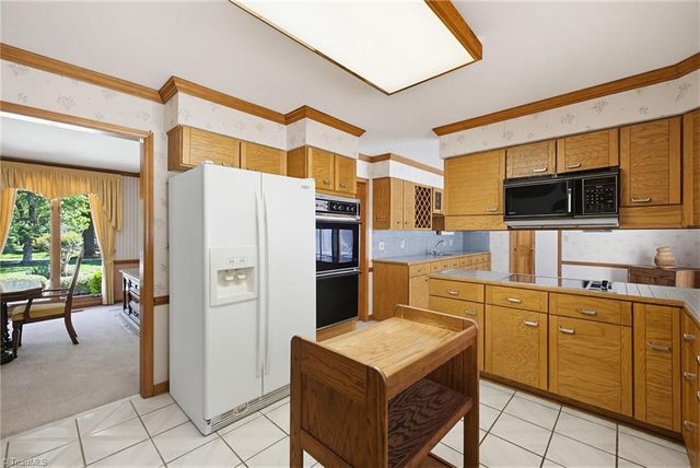 6002 Devoncourt Place, Jamestown, NC 27282