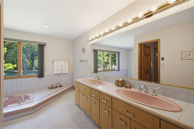 6002 Devoncourt Place, Jamestown, NC 27282