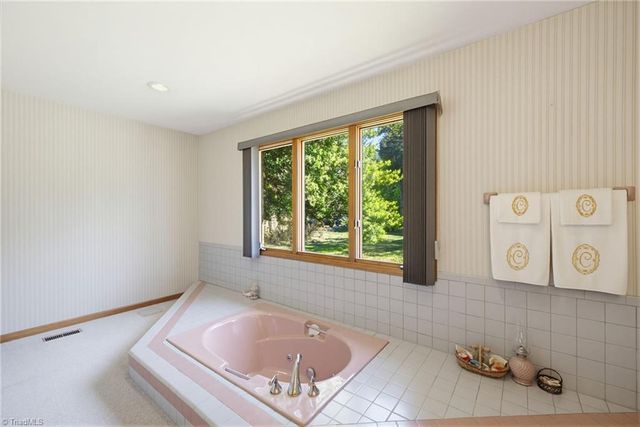 6002 Devoncourt Place, Jamestown, NC 27282