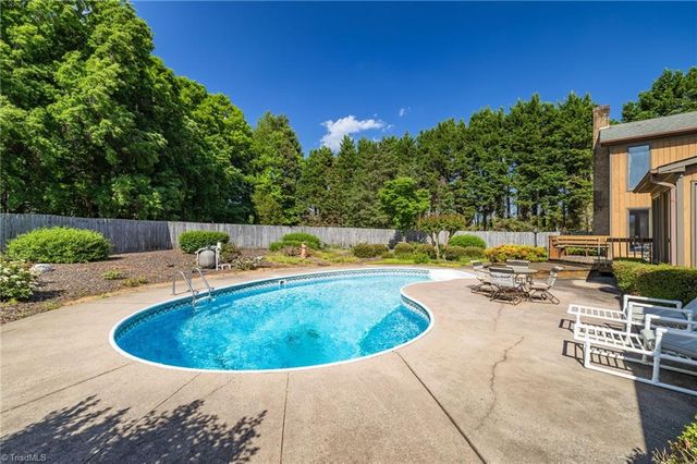 6002 Devoncourt Place, Jamestown, NC 27282