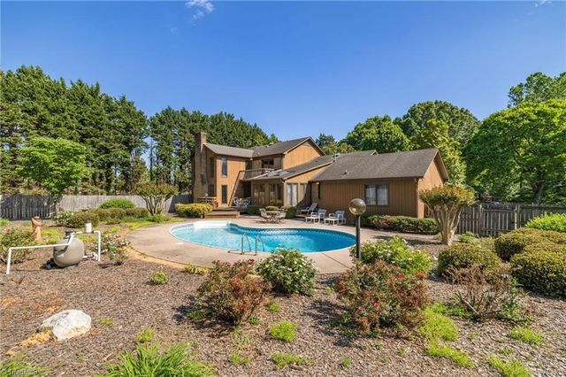 6002 Devoncourt Place, Jamestown, NC 27282