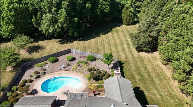 6002 Devoncourt Place, Jamestown, NC 27282