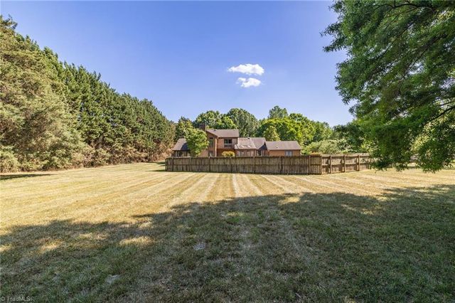 6002 Devoncourt Place, Jamestown, NC 27282