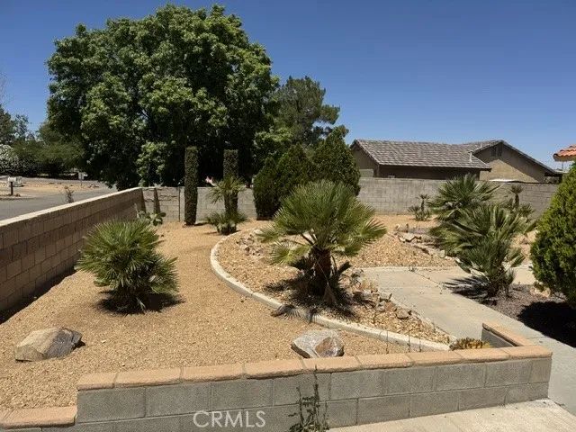 22410 Broken Lance Court, Apple Valley, CA 92307