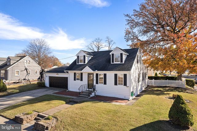 392 WALNUT AVE, Gloucester City, NJ 08030