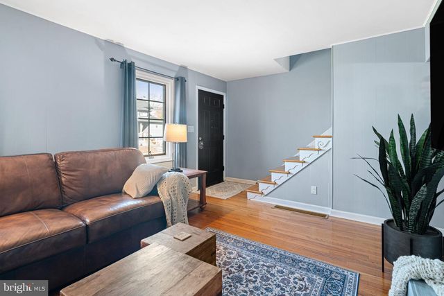 392 WALNUT AVE, Gloucester City, NJ 08030