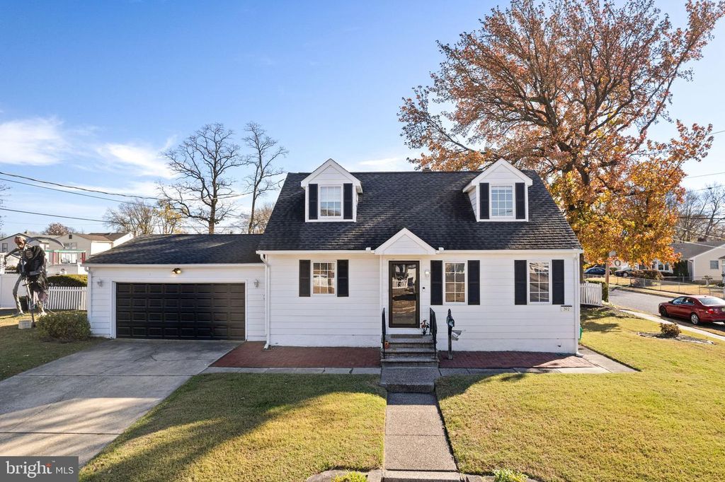 392 WALNUT AVE, Gloucester City, NJ 08030