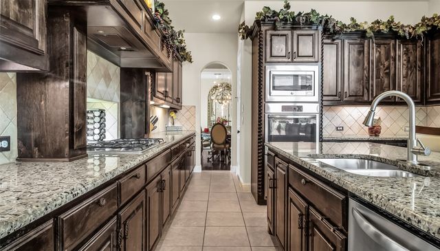 8636 Vatican Drive, Mckinney, TX 75071
