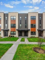 2225 Waters Edge Drive, Schaumburg, IL 60173