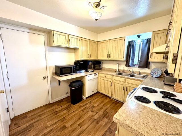 100 TAMPA CT, Cheyenne, WY 82001