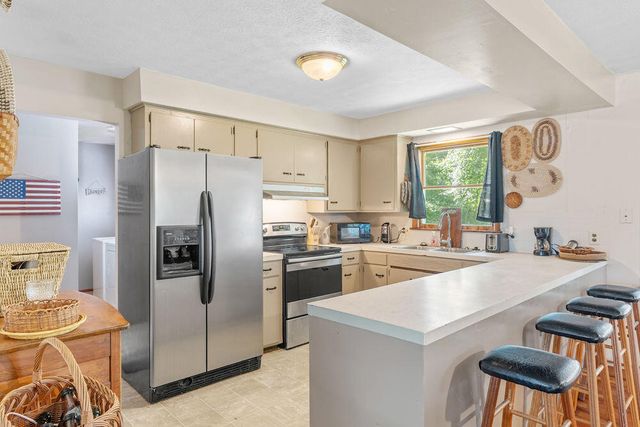 2648 E Grand Street, Springfield, MO 65804