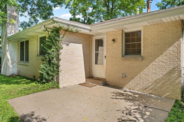 2648 E Grand Street, Springfield, MO 65804