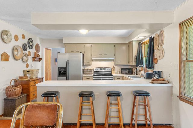2648 E Grand Street, Springfield, MO 65804