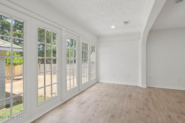 108 Oak Ridge Circle, Madison, MS 39110