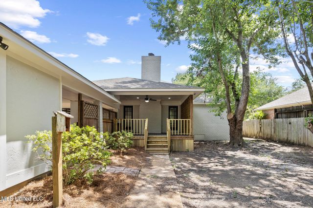 108 Oak Ridge Circle, Madison, MS 39110