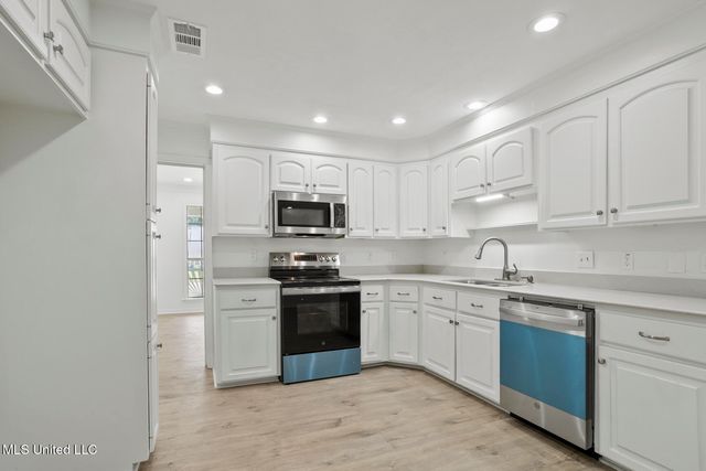 108 Oak Ridge Circle, Madison, MS 39110