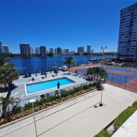 2750 NE 183rd St 301, Aventura, FL 33160
