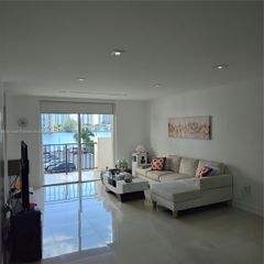 2750 NE 183rd St 301, Aventura, FL 33160