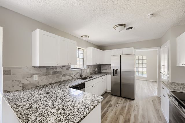 2185 Jana Lane, Burleson, TX 76028