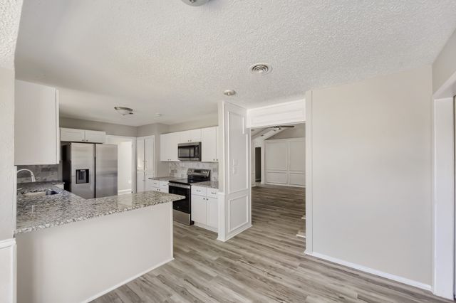 2185 Jana Lane, Burleson, TX 76028