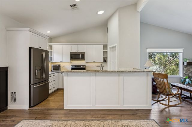515 Valley Ridge, Canyon Lake, TX 78133