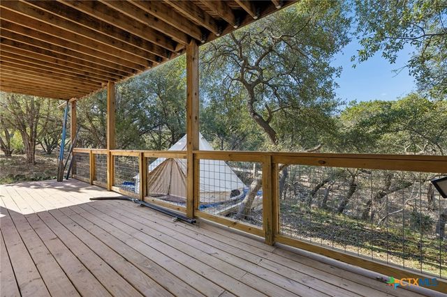 515 Valley Ridge, Canyon Lake, TX 78133