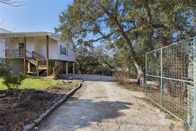 515 Valley Ridge, Canyon Lake, TX 78133