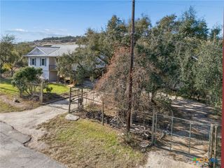 515 Valley Ridge, Canyon Lake, TX 78133