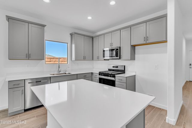 14043 E Canidae Drive E, Vail, AZ 85641