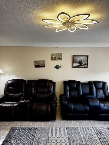 4531 SE 11th PL, Cape Coral, FL 33904