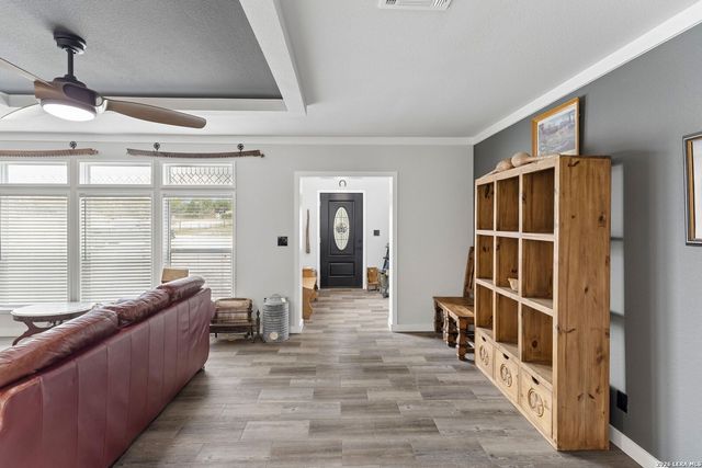 1169 Old Adams Ln, Pleasanton, TX 78064