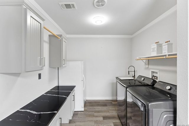 1169 Old Adams Ln, Pleasanton, TX 78064
