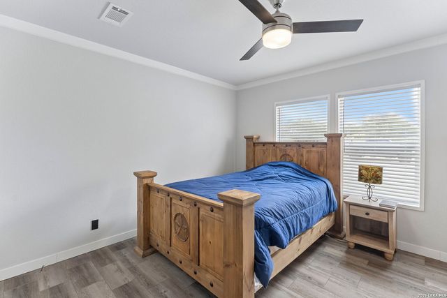 1169 Old Adams Ln, Pleasanton, TX 78064