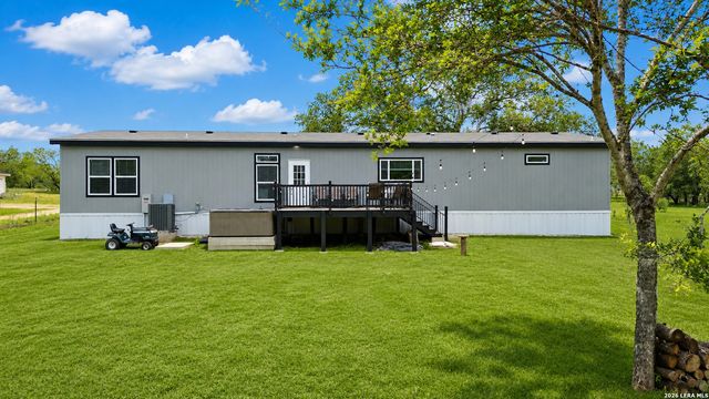 1169 Old Adams Ln, Pleasanton, TX 78064