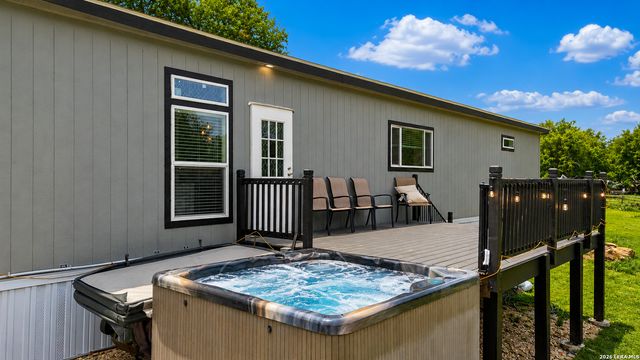 1169 Old Adams Ln, Pleasanton, TX 78064