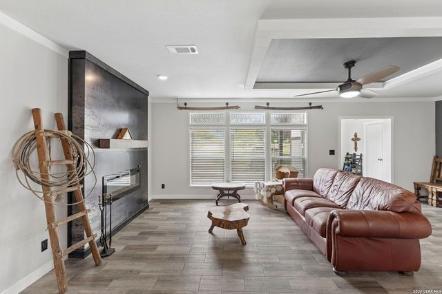 1169 Old Adams Ln, Pleasanton, TX 78064