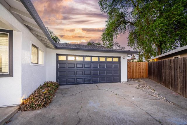 1023 Azure Ct, Roseville, CA 95678