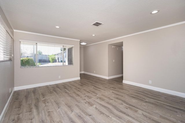 1023 Azure Ct, Roseville, CA 95678