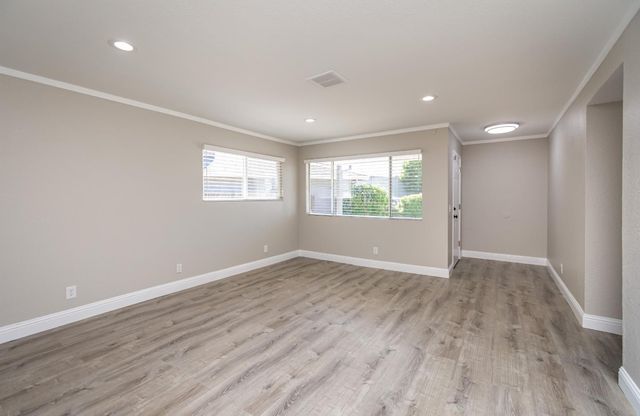 1023 Azure Ct, Roseville, CA 95678