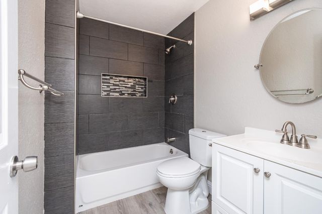 1023 Azure Ct, Roseville, CA 95678