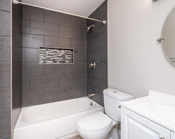 1023 Azure Ct, Roseville, CA 95678