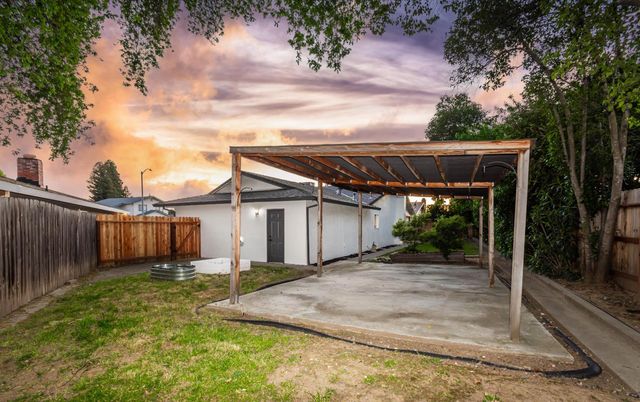 1023 Azure Ct, Roseville, CA 95678