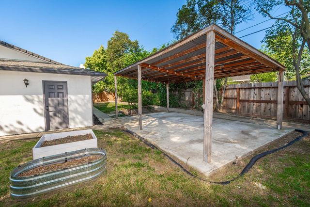 1023 Azure Ct, Roseville, CA 95678