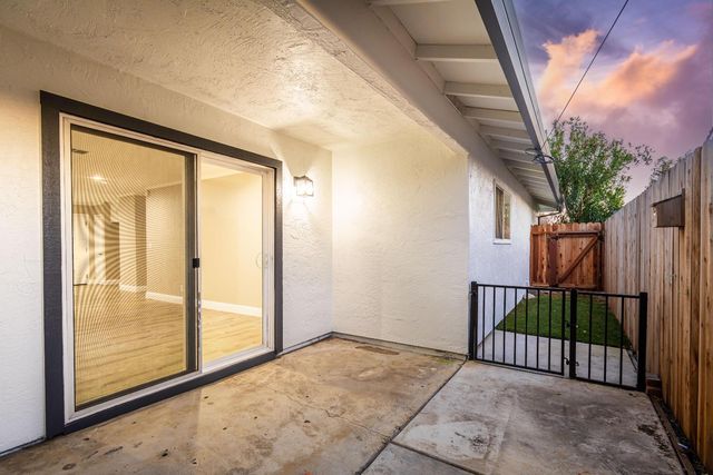 1023 Azure Ct, Roseville, CA 95678