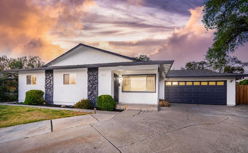 1023 Azure Ct, Roseville, CA 95678